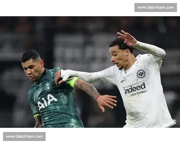 曼联领跑三强争夺埃基蒂克,法兰克福标价 1 亿欧元 曼联领跑三强争夺埃基蒂克,法兰克福标价 1 亿欧元