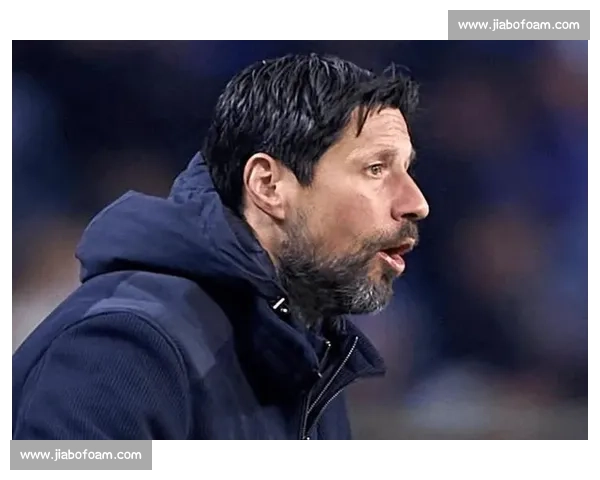 葡萄牙足协官宣全国赛事默哀致敬波尔图传奇若热・科斯塔 葡萄牙足协官宣全国赛事默哀致敬波尔图传奇若热・科斯塔